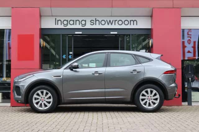 Jaguar E-Pace (2018) thumbnail 2