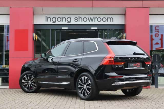 Volvo XC60 (2022) thumbnail 4