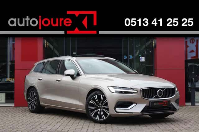 Volvo V60 (2022) thumbnail 1