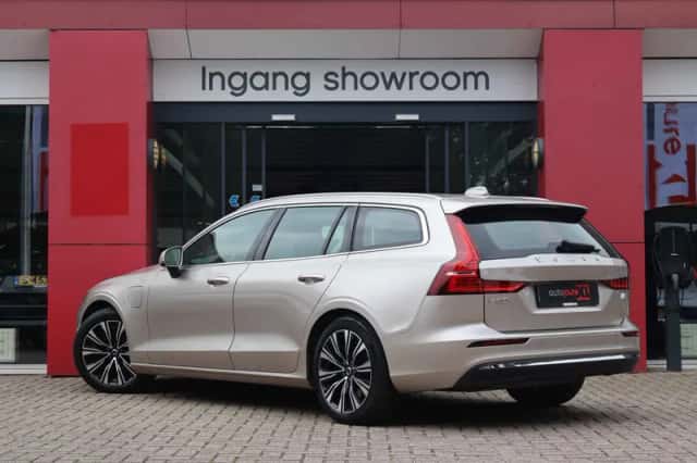 Volvo V60 (2022) thumbnail 4