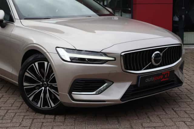 Volvo V60 (2022) thumbnail 5