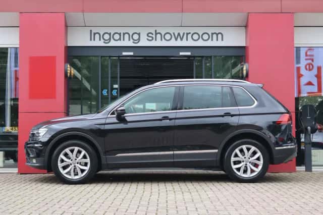 Volkswagen Tiguan (2018) thumbnail 2