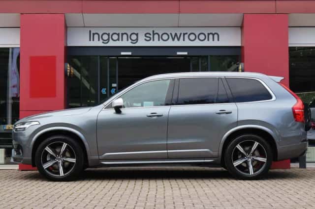 Volvo XC90 (2016) thumbnail 2