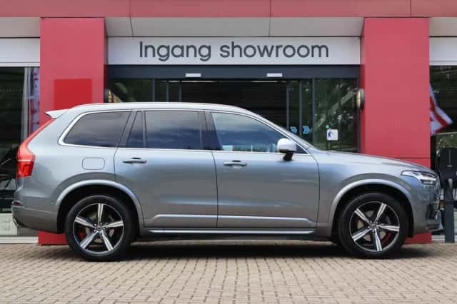 Volvo XC90 (2016) thumbnail 3