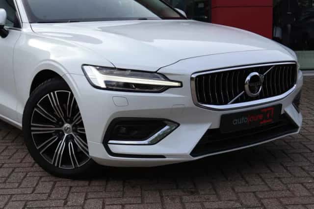 Volvo V60 (2020) thumbnail 5