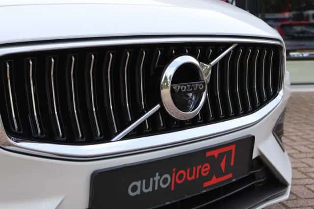 Volvo V60 (2020) thumbnail 6