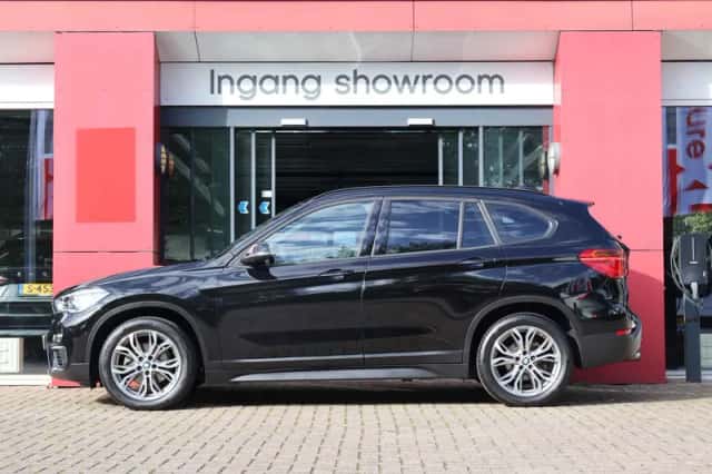 BMW X1 (2017) thumbnail 2