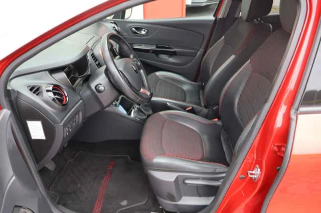 Renault Captur (2015) thumbnail 5