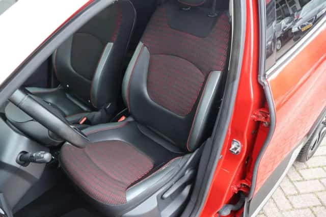 Renault Captur (2015) thumbnail 6