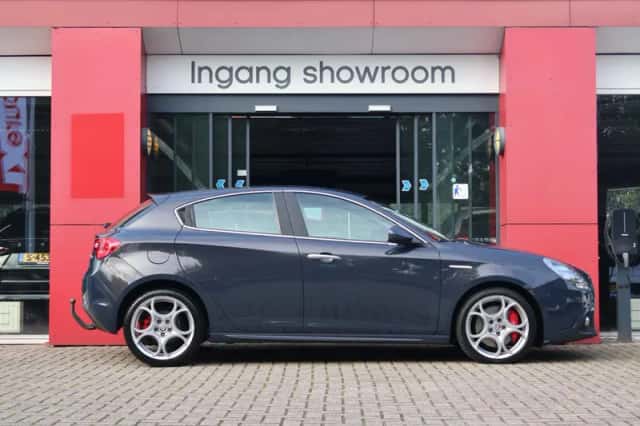 Alfa Romeo Giulietta (2016) thumbnail 3