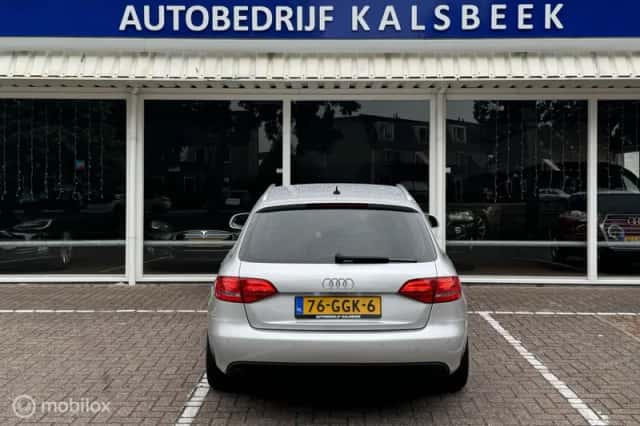 Audi A4 (2008) thumbnail 4