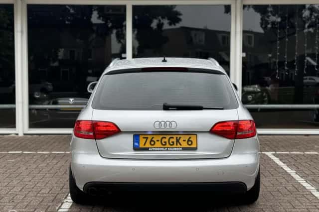 Audi A4 (2008) thumbnail 5
