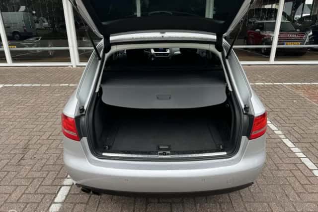 Audi A4 (2008) thumbnail 6