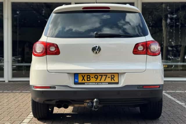 Volkswagen Tiguan (2010) thumbnail 5