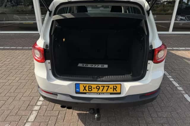Volkswagen Tiguan (2010) thumbnail 6