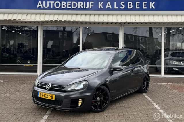 Volkswagen Golf (2010) thumbnail 1