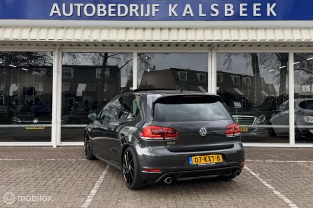 Volkswagen Golf (2010) thumbnail 4