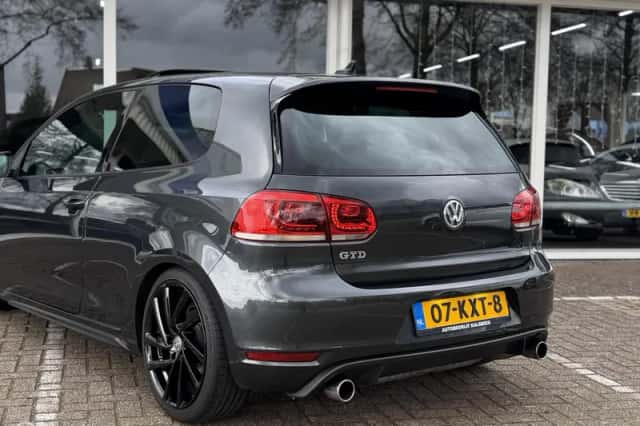 Volkswagen Golf (2010) thumbnail 5