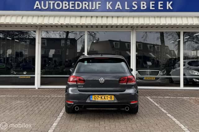 Volkswagen Golf (2010) thumbnail 6