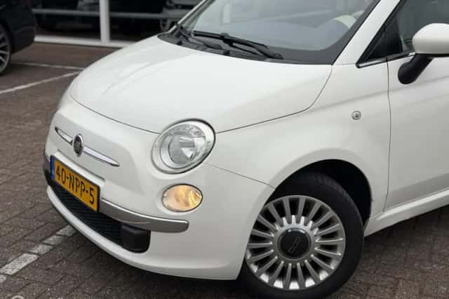 Fiat 500 (2010) thumbnail 2