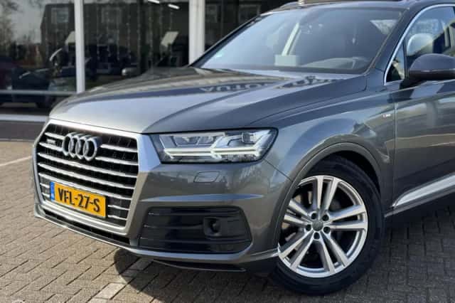Audi Q7 (2016) thumbnail 2