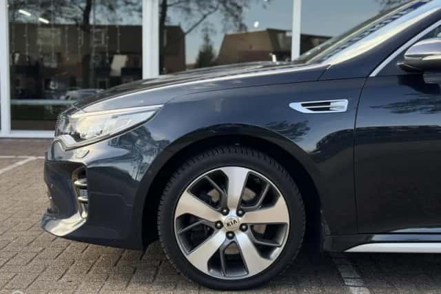 Kia Optima (2018) thumbnail 4