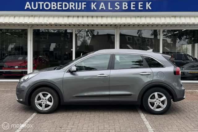Kia Niro (2018) thumbnail 3