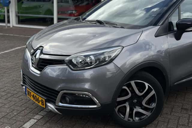 Renault Captur (2016) thumbnail 2