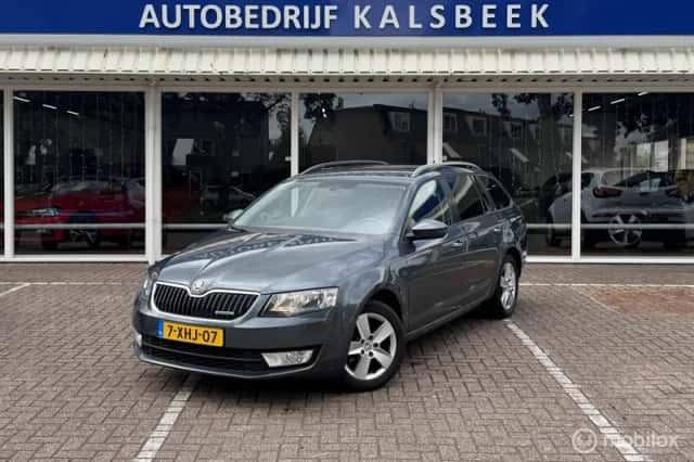Škoda Octavia (2014) thumbnail 1