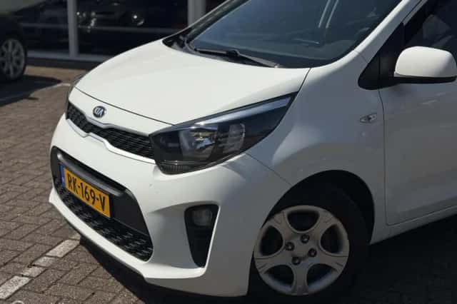 Kia Picanto (2018) thumbnail 2