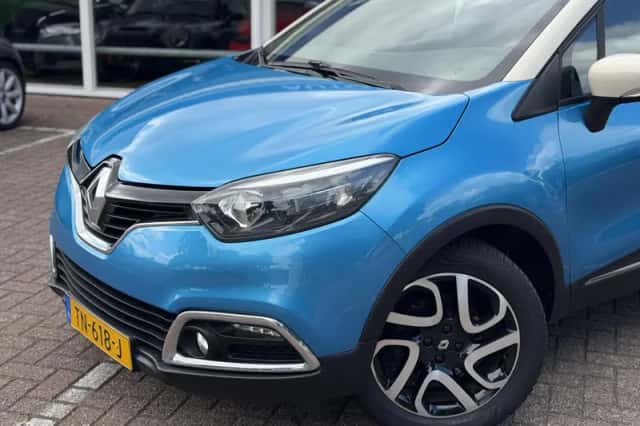 Renault Captur (2016) thumbnail 2