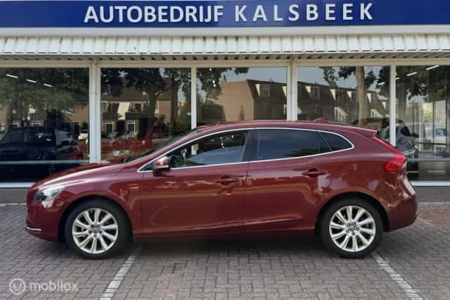 Volvo V40 (2012) thumbnail 3