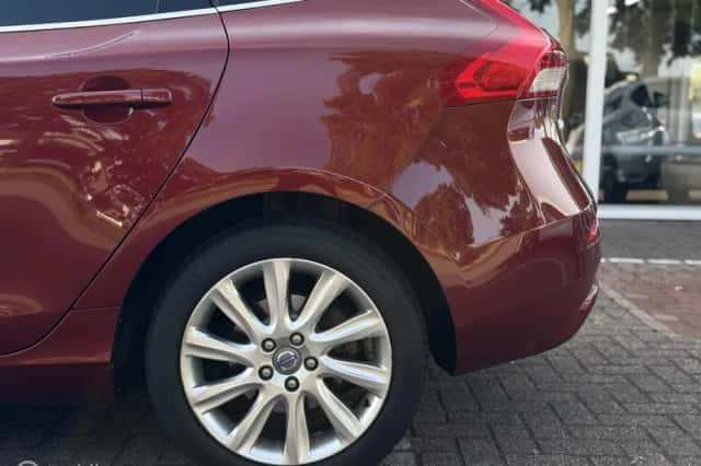 Volvo V40 (2012) thumbnail 5