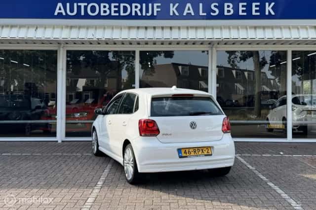 Volkswagen Polo (2011) thumbnail 4