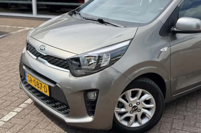 Kia Picanto (2018) thumbnail 2
