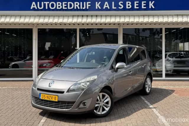 Renault Grand Scénic (2011) thumbnail 1