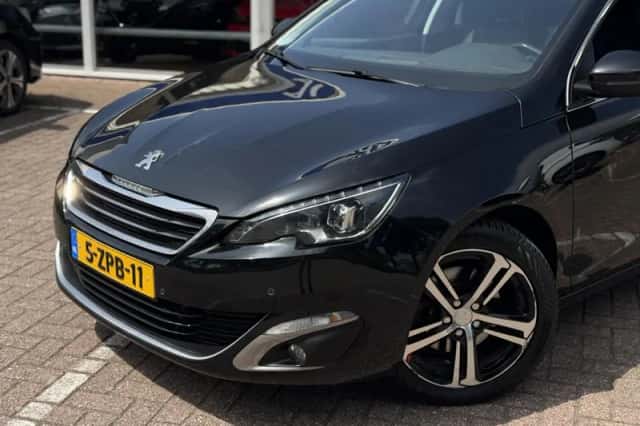Peugeot 308 (2015) thumbnail 2