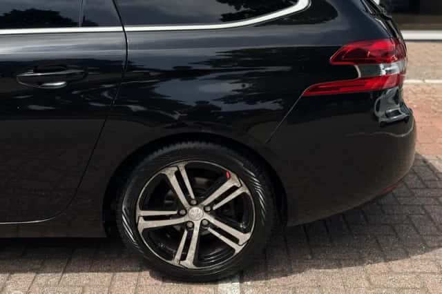 Peugeot 308 (2015) thumbnail 5