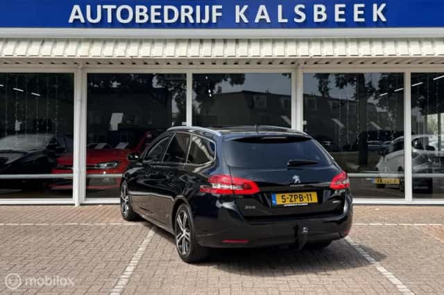Peugeot 308 (2015) thumbnail 6