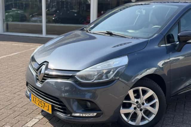 Renault Clio (2019) thumbnail 2