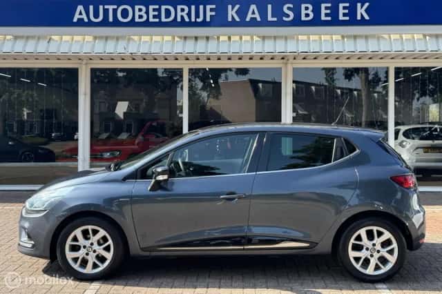 Renault Clio (2019) thumbnail 3