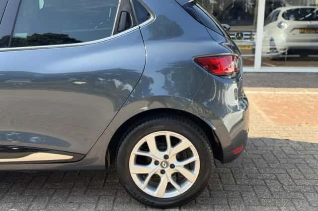 Renault Clio (2019) thumbnail 5