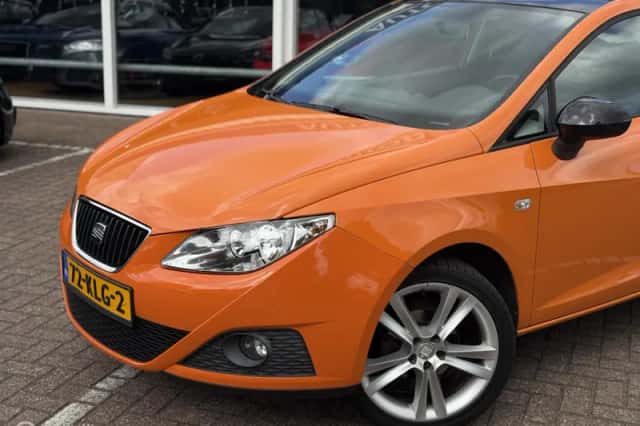 SEAT Ibiza (2010) thumbnail 2