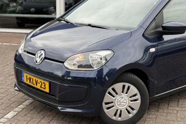 Volkswagen Up! (2013) thumbnail 2