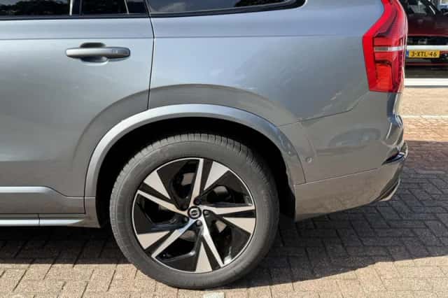 Volvo XC90 (2019) thumbnail 3