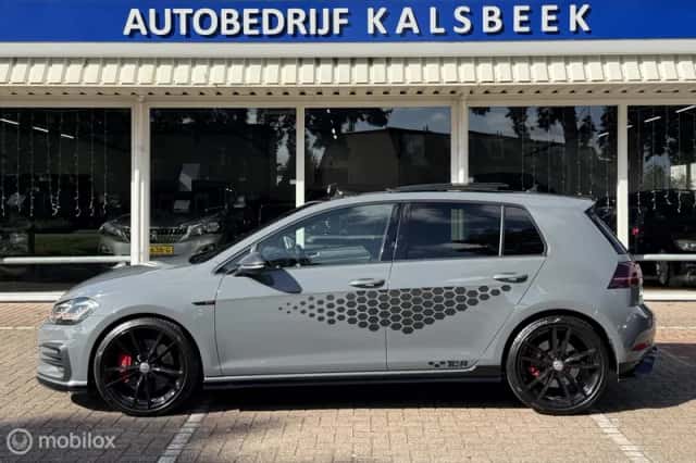 Volkswagen Golf (2019) thumbnail 3