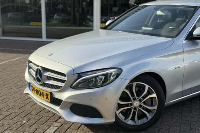 Mercedes-Benz C-Klasse (2016) thumbnail 2