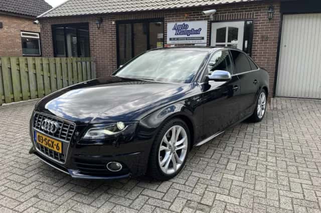 Audi S4 (2011) thumbnail 2