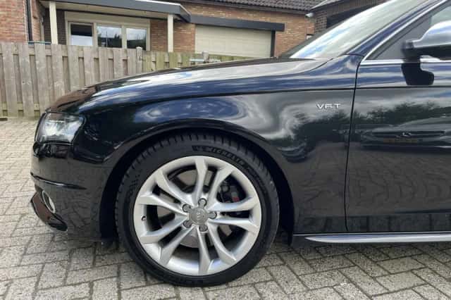 Audi S4 (2011) thumbnail 5