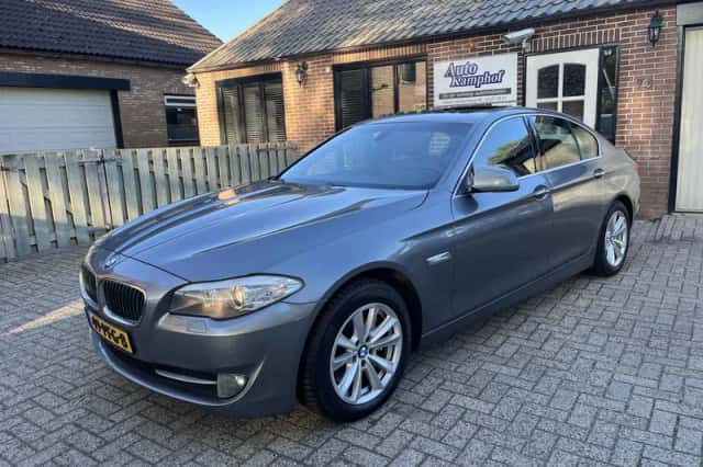 BMW 5-Serie (2011) thumbnail 2